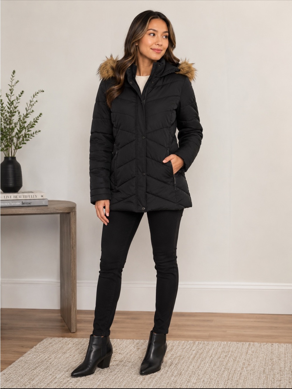 Madden Girl Black Quilted Puffer Jacket Faux Fur Trim Hood Women’s